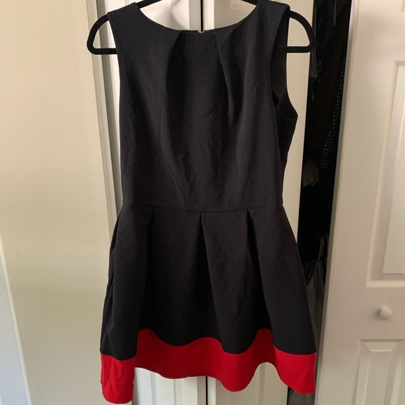 Black and red a line dress - Picture 5 of 7